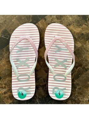 Roxy Flip Flops Size 4❤️❤️